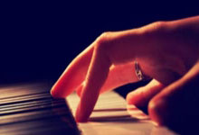 开云平台-马来西亚羽毛球队惊艳逆袭，日本羽毛球队黯然失色，谌龙高光瞬间燃爆赛场