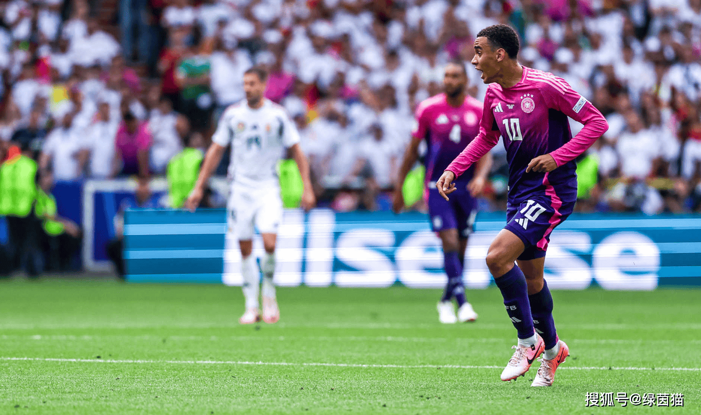 包含德国顶级联赛球队实现后勤胜利的词条