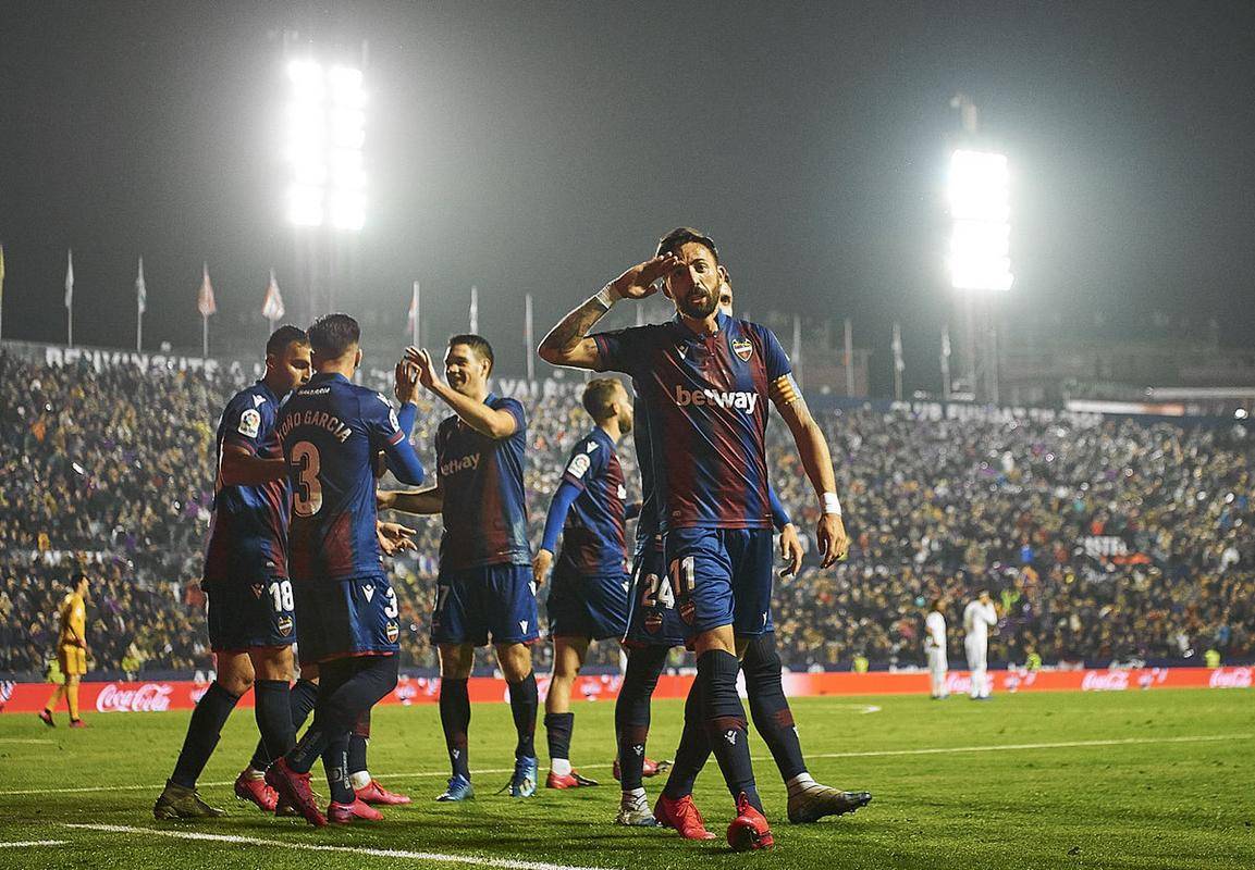 里尔队主场告捷，继续压迫法甲榜首球队的简单介绍