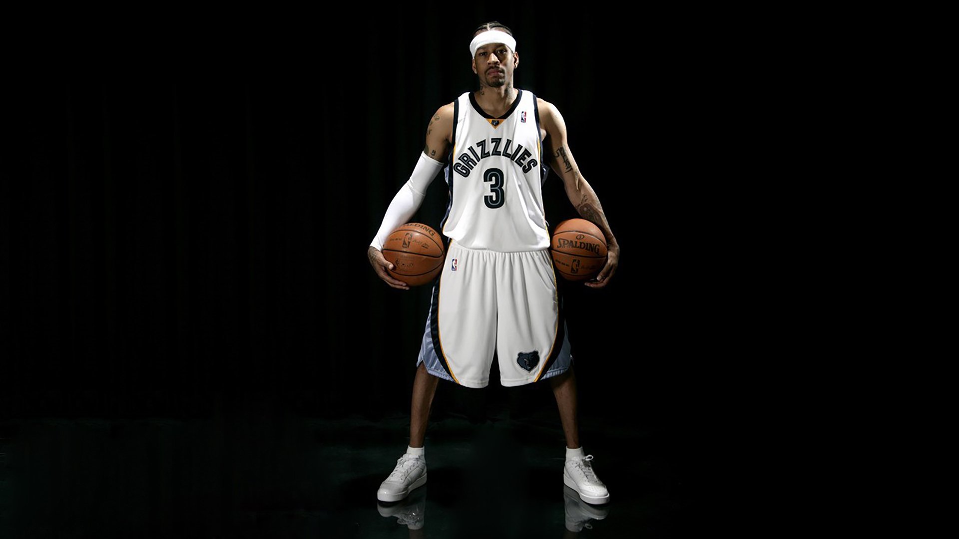 赛场两极，当F1车手在揭幕战恐惧时，文班亚马正在成为硬仗之王